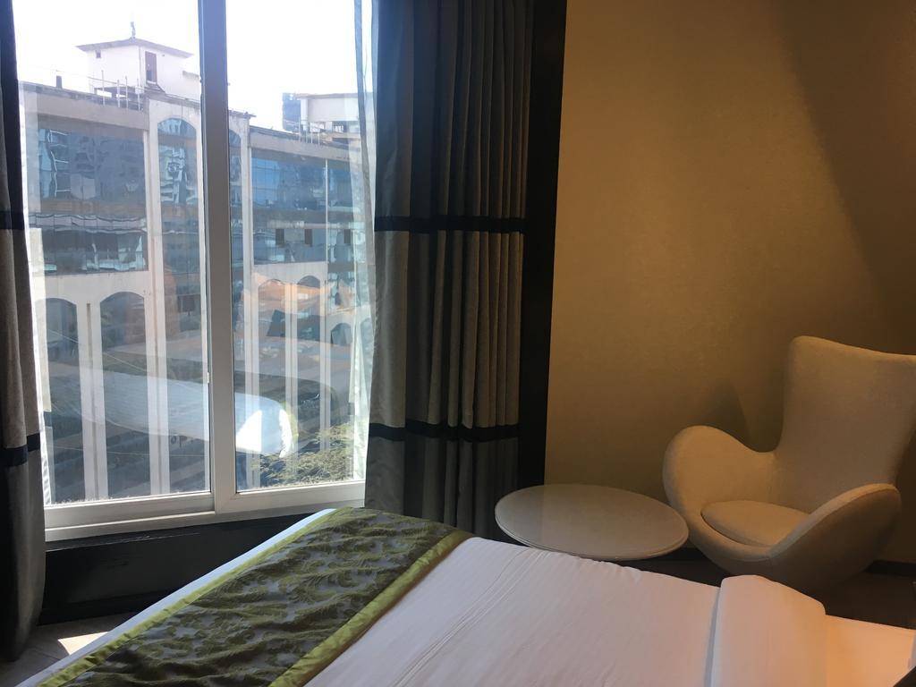 The Empresa Hotel Мумбаи Экстерьер фото
