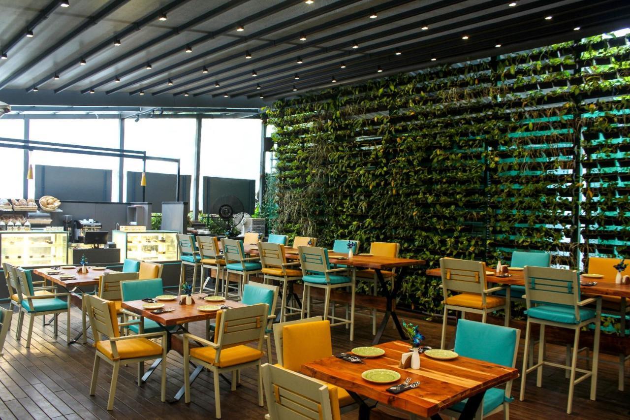 The Empresa Hotel Мумбаи Экстерьер фото